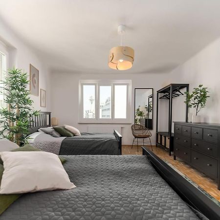 King Bed Home, 3 Bed Rooms, Perfect For Long Term Stay Вена Экстерьер фото