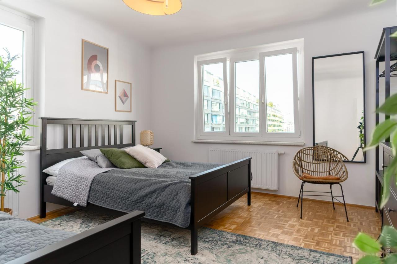 King Bed Home, 3 Bed Rooms, Perfect For Long Term Stay Вена Экстерьер фото