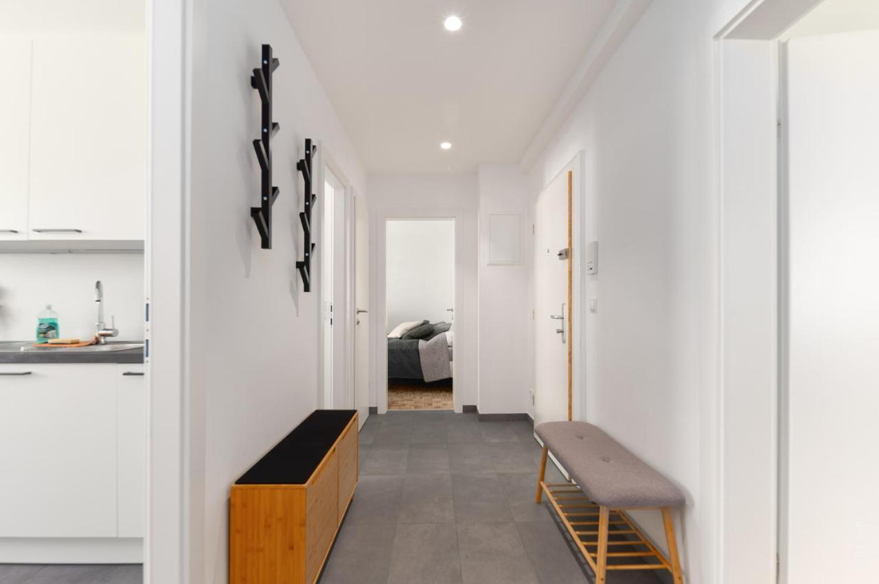 King Bed Home, 3 Bed Rooms, Perfect For Long Term Stay Вена Экстерьер фото